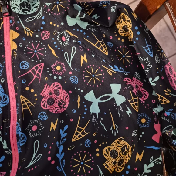 Under Armour Black Jacket with Multicolor Pattern - Picture 2 of 3